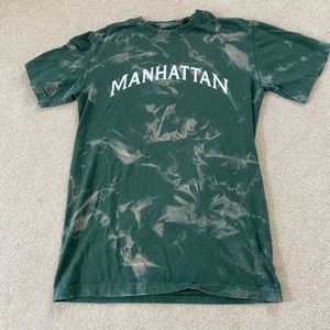 💚Manhattan College💚 custom acid wash tee